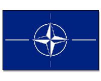 NATO gedruckt im Querformat | 90 x 150 cm