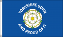 Yorkshire born and proud of it Fahne aus Stoff | 90 x 150 cm