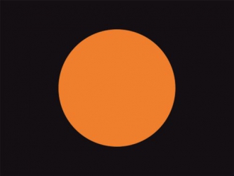 Schwarz mit orangem Punkt Fahne gedruckt | 60 x 90 cm