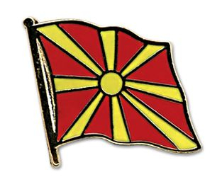 Flaggen Pin Nordmazedonien geschwungen | ca. 20 mm