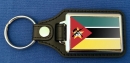 Mosambik Schlüsselanhänger aus Metall und Kunstleder | ca. 95 X 37  mm