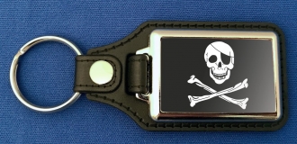 Pirat mit Knochen Schlüsselanhänger aus Metall und Kunstleder | ca. 95 x 37 mm