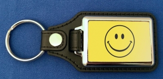 Smile / Smiley Schlüsselanhänger aus Metall und Kunstleder | ca. 95 x 37 mm