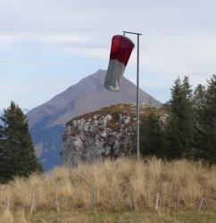 Mobiler Windsackmasten mit Ausleger für den Aussenbereich | Längen 4, 5 oder 6m